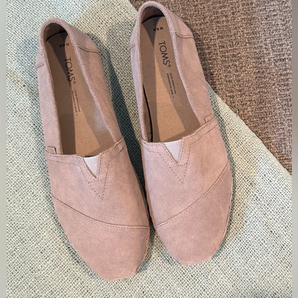 NWOT TOMS - Picture 7 of 8